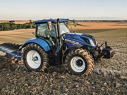 New Holland erweitert seine Traktorbaureihe T6 um den T6.160 Dynamic CommandTM mit 135 PS.