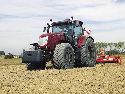 Die roten McCormick-Traktoren kommen aus dem Argo-Werk im norditalienischen Fabbrico.