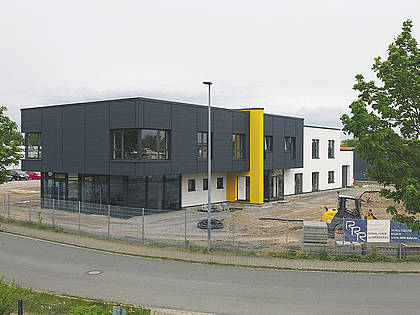 Anfang Mai konnten die Mitarbeiter des Bundesverbandes Lohnunternehmen e.V. das neue Bürogebäude in Wunstorf bei Hannover beziehen.