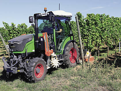 Das Topmodell der Weinbau-Traktoren 211 Vario V in „Profi+“-Ausstattung mit „DynamicPerformance“.