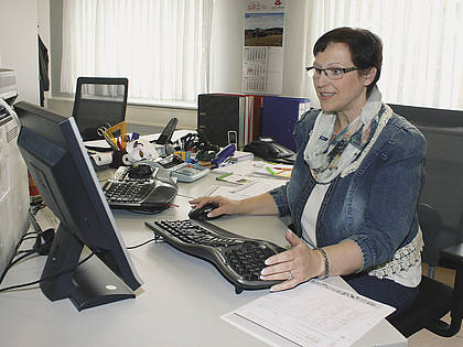Inge Rüffer-Pioch begeistert das einfache Handling des digitalen Rechnungsprozesses.
