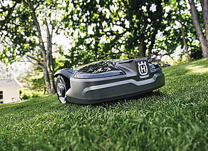 Husqvarna präsentiert mit den Automower Modellen 310 Mark II und 315 Mark II seine nächste Mähroboter-Generation für den heimischen Garten.
