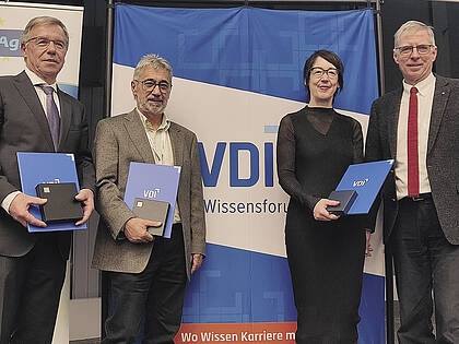 Dr. Jürgen Frisch, Dipl.-Ing. Joachim Baumgarten,  Dr.-Ing. Barbara Meyer und Dr. Markus Demmel (v.l.).
