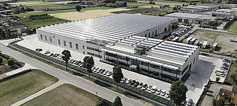 Das neue Produktions- und Verwaltungsgebäude mit 18.000 Quadratmetern.
