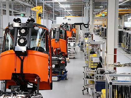 Blick in die neue Produktionshalle von Holder in Reutlingen.