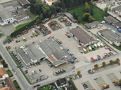 Diebe stahlen zwei Arion-Traktoren vom Hilmer-Gelände in Moringen.