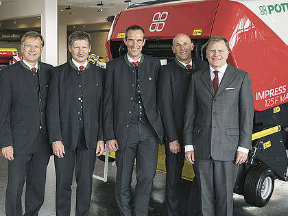 Klaus Pöttinger (r.) mit dem neuen Geschäftsführungsteam Heinz Pöttinger, Markus Baldinger, Jörg Lechner und Gregor Dietachmayr (v.l.).