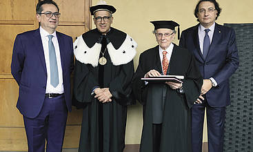 Carlo Bondioli, Angelo Andrisano (Präsident des Professorenkollegiums), Edi Bondioli, Claudio Bondioli (v. l.).
