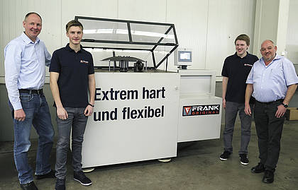 Frank: Zwei Maschinenbaustudenten entwickeln Scheibenprüfmaschine