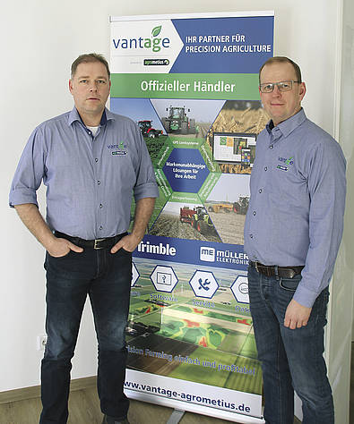 General Manager Peter Soer (rechts) und Sales Manager Hubertus Löer suchen Stützpunkthändler.