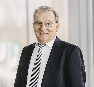 Der Firmeninhaber und Geschäftsführer Manfred Oehler feierte im Mai seinen 70. Geburtstag.
