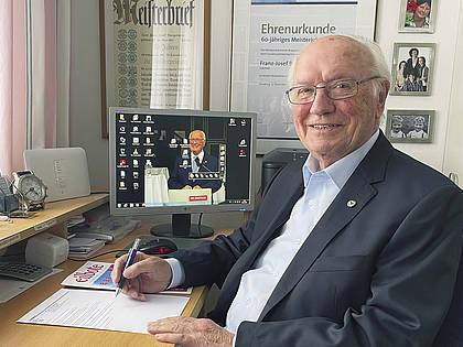 Franz-Josef Borgmann, Ehrenpräsident des Bundesverbandes LandBauTechnik, feiert am 3. Mai seinen 90. Geburtstag.