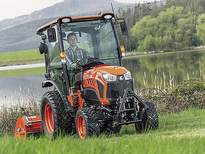 Die Kubota TrakTour bietet Interessierten die Möglichkeit, verschiedenste Kubota Traktoren und Anbaugeräte zu testen.
