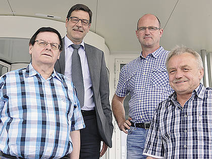 Besiegelten die neue Partnerschaft zwischen der Newtec West GmbH und der Franz Schotte GmbH: Helmut Heinemann, Jürgen Schneider, Dirk Irmscher und Willi Pape (v.l.).