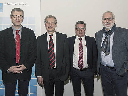 Prof. Dr. Wolfgang Kath-Petersen (TH Köln), Dr. Eberhard Nacke (Claas-Gruppe), Andreas Sarfert (Alliance Tire), Dipl.-Ing. Michael Flanhardt (Leiter VDI Fachbereich Landtechnik im Kölner BV) (v.l.).