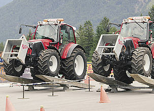 Geschicklichkeit und Können im Umgang mit Traktoren erfordert die Teilnahme am Lindner Geotrac Supercup. Eine der Qualifikationsprüfungen ist am 1. September in Karpfham.