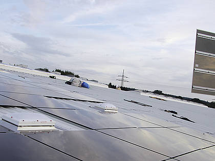 Solarmodule schneller montieren: Dies soll die neue E.L.F.-Unterkonstruktion ermöglichen.