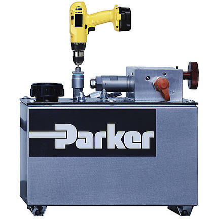 Parker Polymer Hose Division Europe: Neues Crimpwerkzeugaggregat vorgestellt