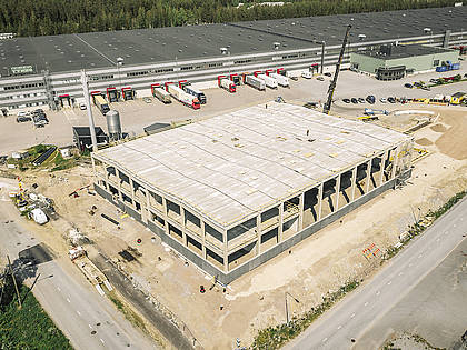 Das neue Forschungs- und Entwicklungszentrum im finnischen Nokia nimmt bereits Gestalt an.
