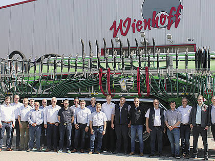 Starkes Team: August Bruns Landmaschinen und Wienhoff Gülletechnik arbeiten seit einem Jahr erfolgreich zusammen.
