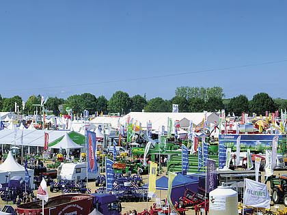 Anfang Juli entsteht auf dem Tarmstedter Ausstellungsgelände eine riesige Zeltstadt der Landtechnik.