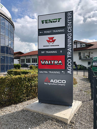 Über 400 Werkstatt- und Servicemitarbeiter der Vertriebspartner nehmen jedes Jahr an den technischen Schulungen bei Valtra teil – nun auch am neuen Standort in Altdorf.