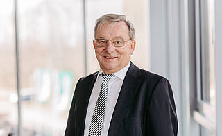 Der Inhaber und Geschäftsführer Manfred Oehler feierte im Mai seinen 70. Geburtstag.
