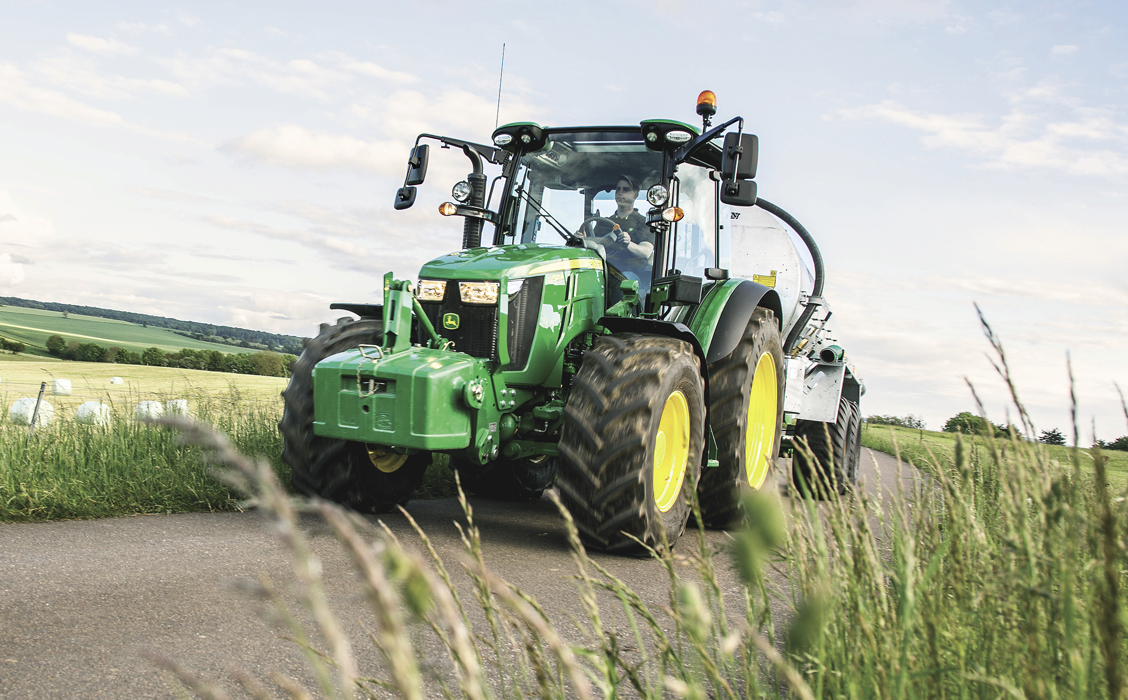 John Deere: Neue Traktoren der Serie 5R vorgestellt
