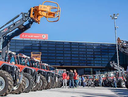 Lindner zeigt in Kundl die neuesten Traktoren- und Transporterinnovationen.